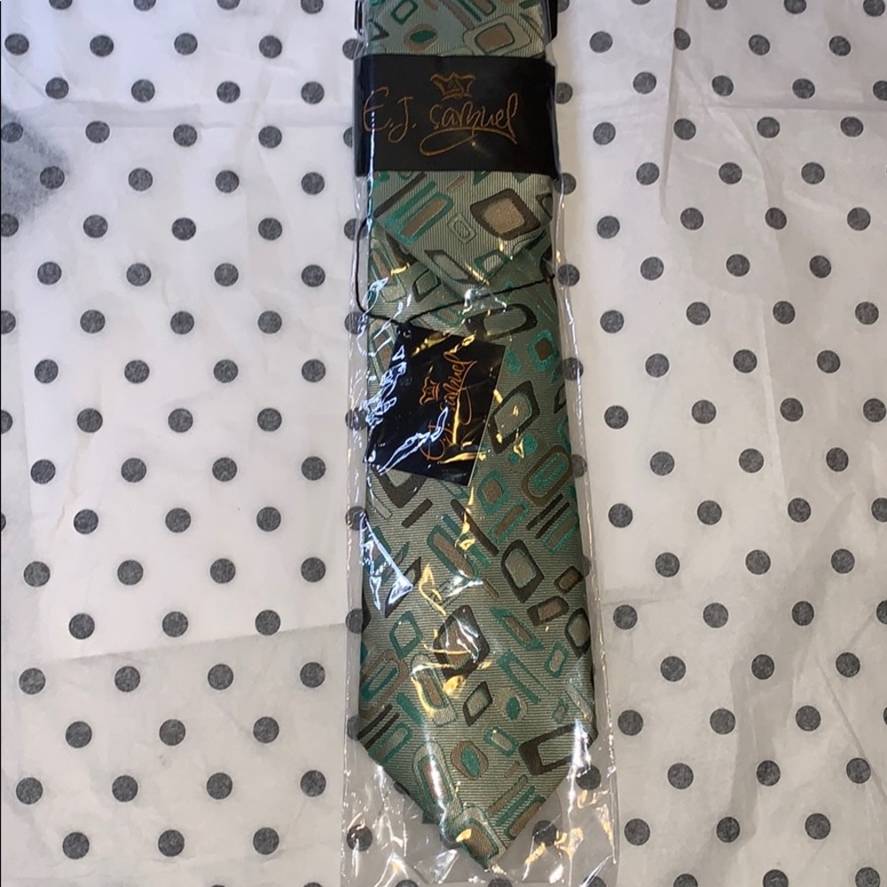 EJ Samuel Necktie With Handkerchief